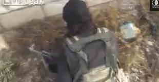 【動画】シリアでのスナイパー同士の打ち合いで撃たれる。