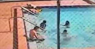 【動画】プールで遊んでいた子供が感電する瞬間