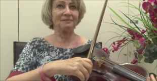 【動画】脳の手術中にバイオリンを弾く女性が話題に