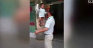【衝撃動画】ロシアの赤ちゃんヨガを取り入れ中国で実践する親子。