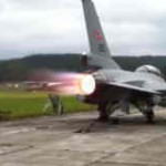 【音注意】戦闘機『F-16』のアフターバーナーのテスト動画。