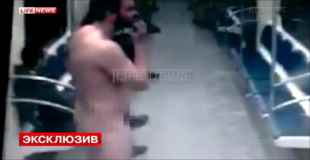 【動画】ロシアの地下鉄に全裸男現る