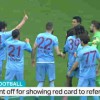 【衝撃動画】サッカーの試合にて選手が審判にまさかのレッドカードを出した結果ｗｗｗ