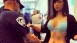 空港の身体検査でセクハラ、恥ずかしい格好をさせられる女性たち…