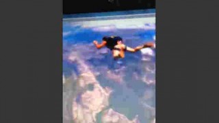 【衝撃動画】男性が全裸でスカイダイビングした結果、予想はできたけどペニスのなびき方がｗｗｗｗｗ