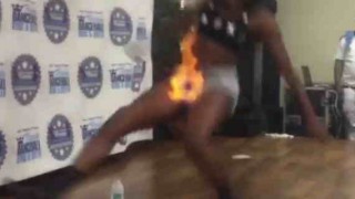 【動画】マ●コに火がついた女の子の反応・・・