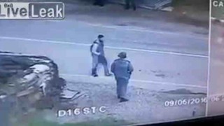 【動画】チェチェンで起きた自爆テロの瞬間が近い距離にある監視カメラに映っていた。