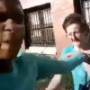 【衝撃動画】おばあさんにスタンガン押し付けまくるクレイジーな女。