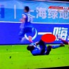 【閲覧注意】サッカーの中国スーパーリーグで足があり得ない方向に曲がり骨折してしまう…。