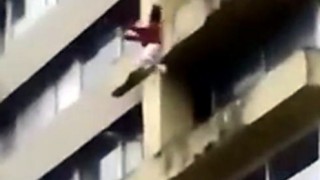 【閲覧注意】マンションから飛び降り自殺をした瞬間をおさめた動画