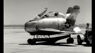 【衝撃動画】結局、実用化されることなかった『XF-85（愛称「ゴブリン」（Goblin））』のテスト飛行の動画。