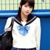 タイのモデルが「日本の女子高生の制服」で撮影したひまわり畑が美しすぎるｗｗｗ【タイ人の反応】