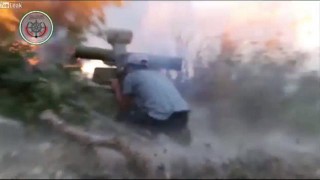 【閲覧注意】ATGM（対戦車ミサイル）が歩く兵士たちに命中する瞬間の動画。