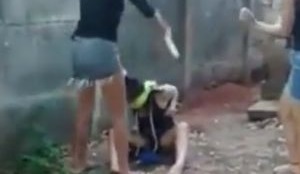 ブラジルで10代の少女が激しいいじめ。少女を縛り激しい暴行