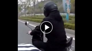 【動画】走行中のバイクのヘルメットから生えてる”モノ” ｗｗｗ
